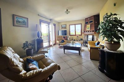 Maison - 328 m² - 8 pièces