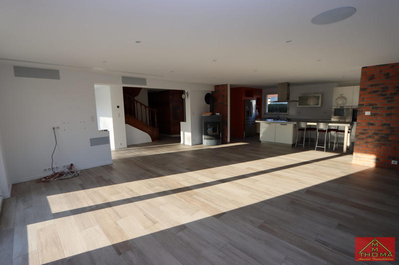 Maison - 195 m² - 9 pièces