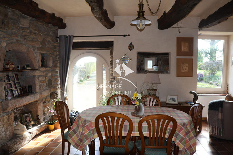 Maison - 202 m² - 10 pièces