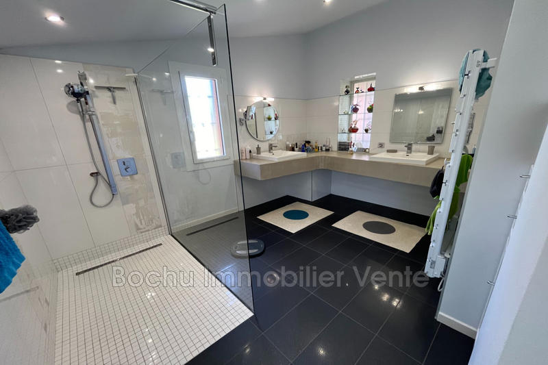 Villa - 200 m² - 5 pièces