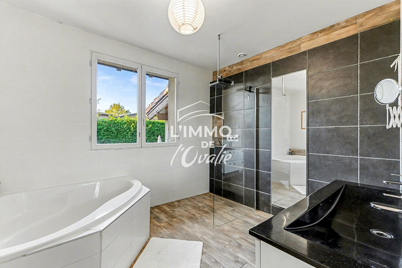 Maison - 190 m² - 6 pièces