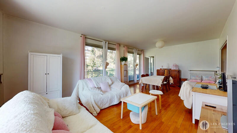 Appartement - 81 m² - 2 pièces