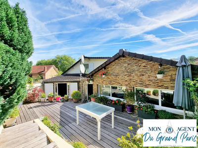 Maison - 280 m² - 9 pièces