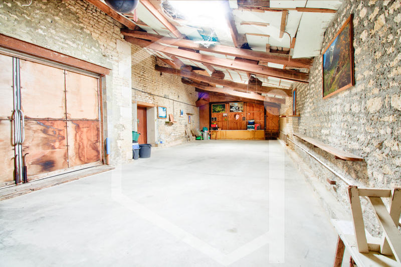 Maison - 200 m² - 4 pièces