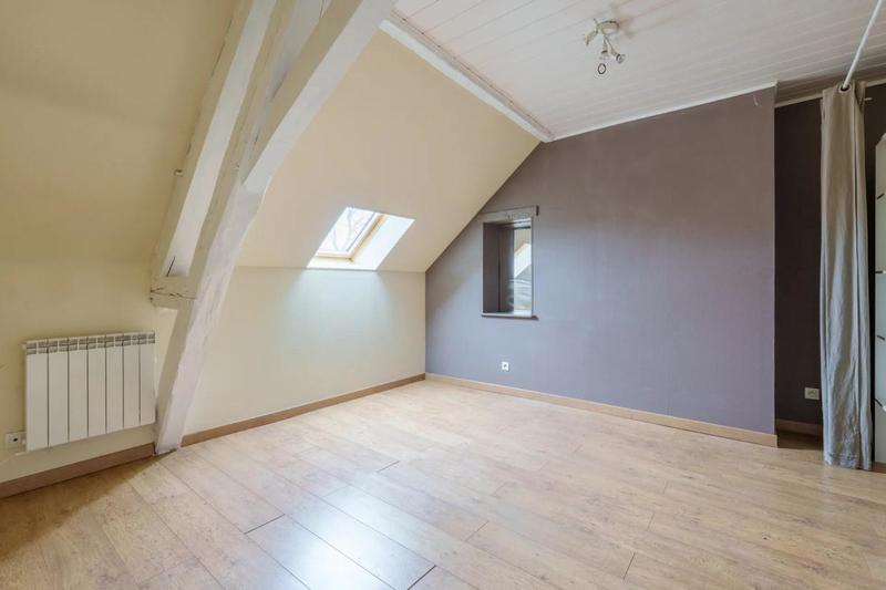 Maison - 210 m² - 7 pièces