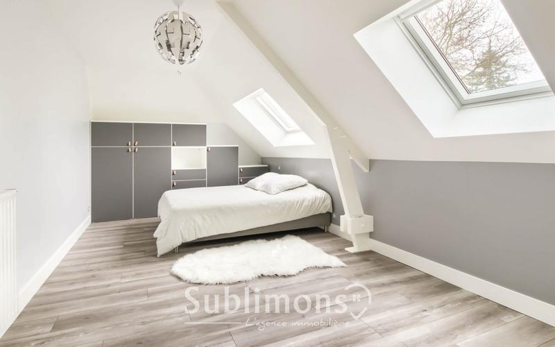 Maison - 250 m² - 8 pièces