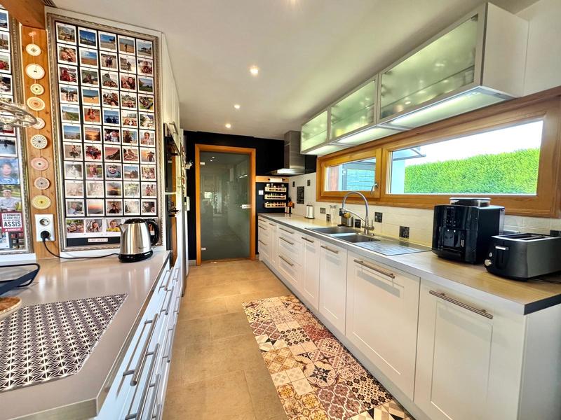 Maison - 195 m² - 7 pièces