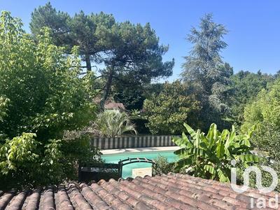 Maison - 215 m² - 8 pièces