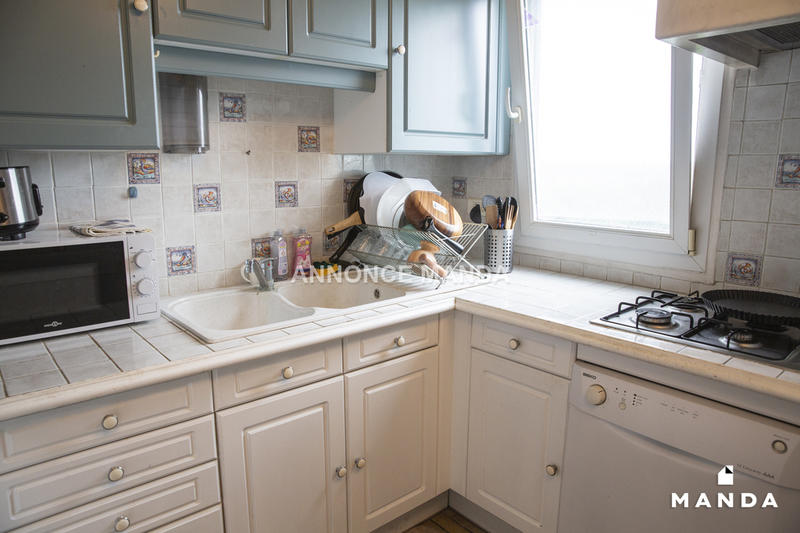 Chambre - 10 m² - 4 pièces