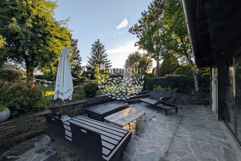 Villa - 469 m² - 10 pièces