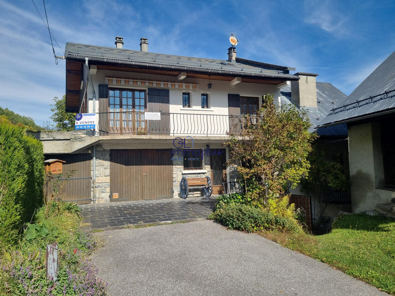 Maison traditionnelle - 121 m² - 9 pièces