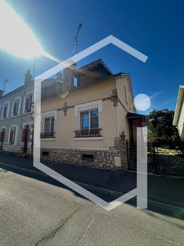 Maison - 80 m² - 4 pièces