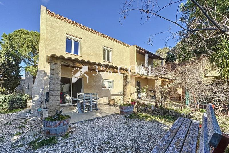 Propriété - 178 m² - 8 pièces