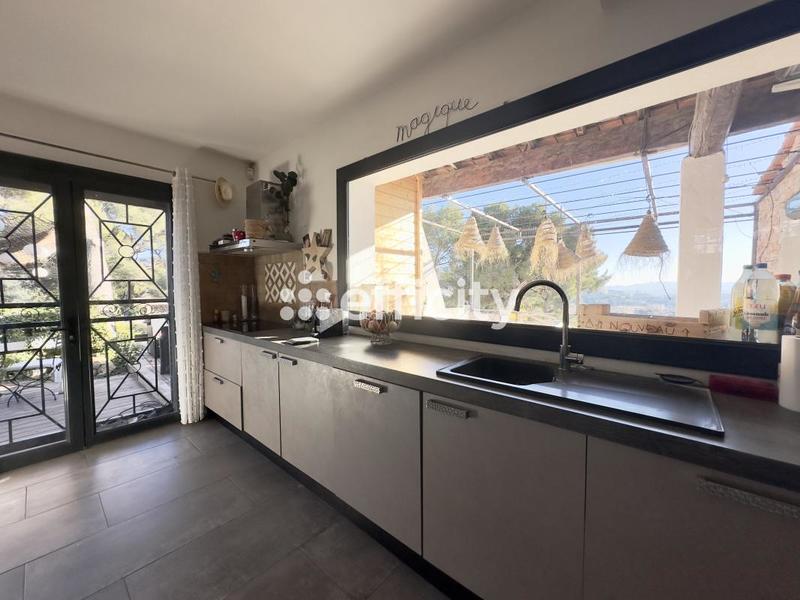 Villa - 267 m² - 11 pièces