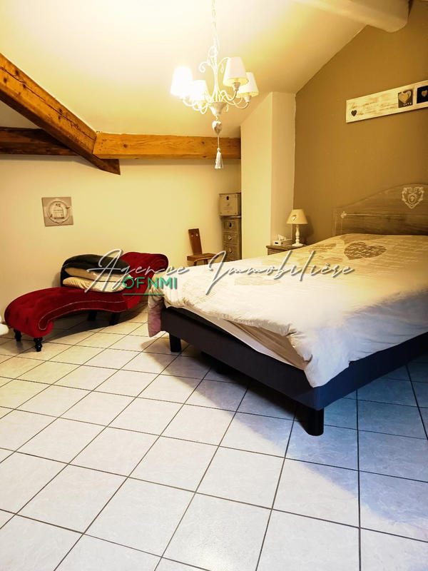 Maison de village - 280 m² - 8 pièces