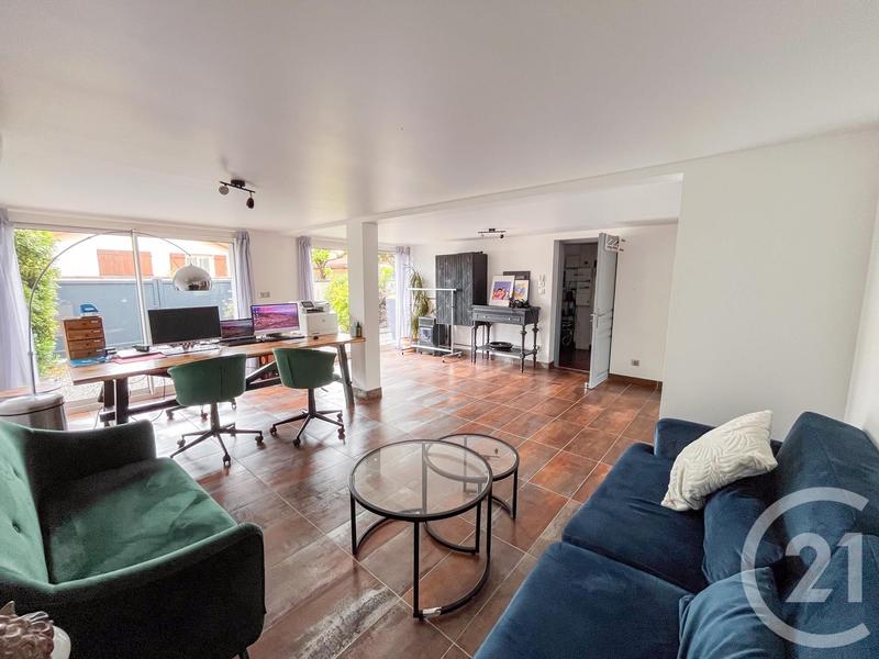 Maison - 234 m² - 6 pièces