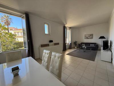 Appartement - 80 m² - 3 pièces