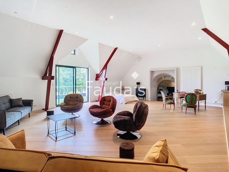 Propriété - 450 m² - 10 pièces