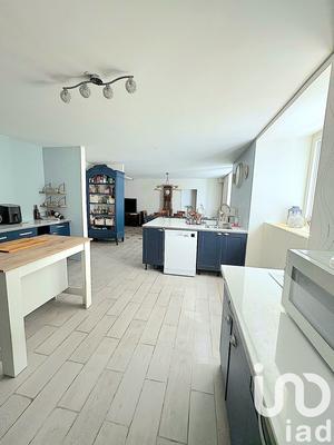 Maison - 268 m² - 8 pièces