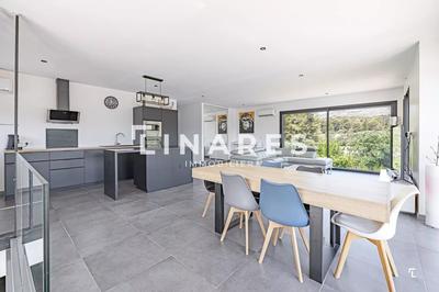 Maison - 156 m² - 5 pièces