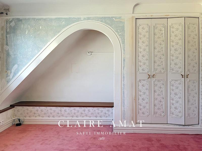 Maison - 9 m² - 6 pièces