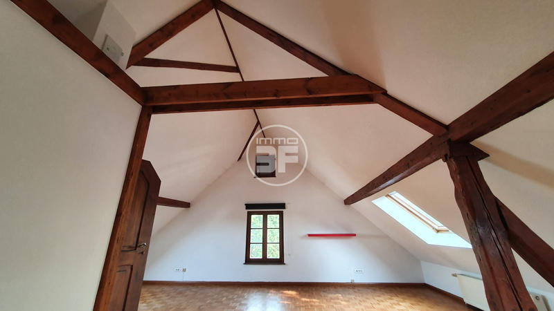 Maison - 256 m² - 8 pièces