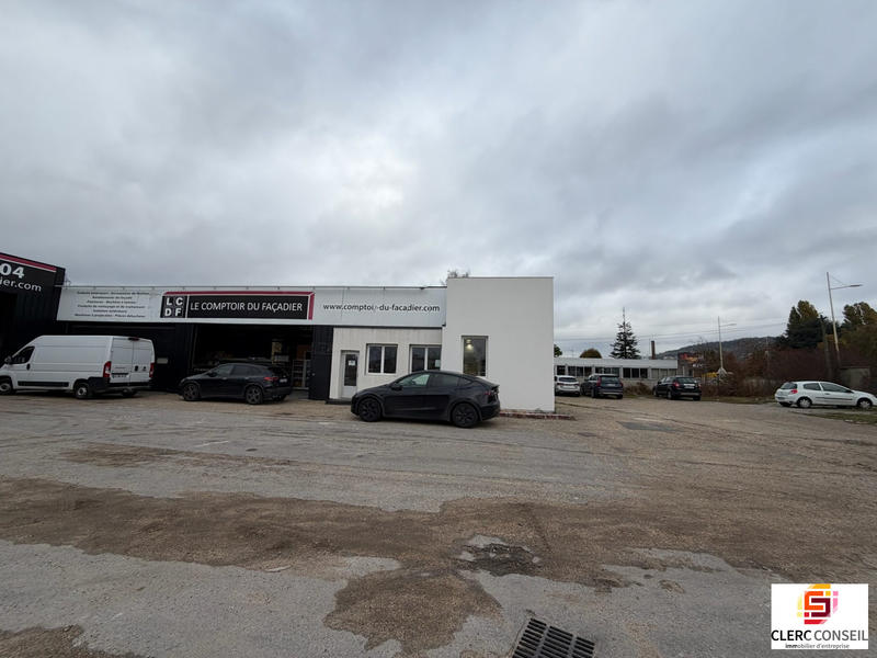 Local d'activités - 1 000 m²