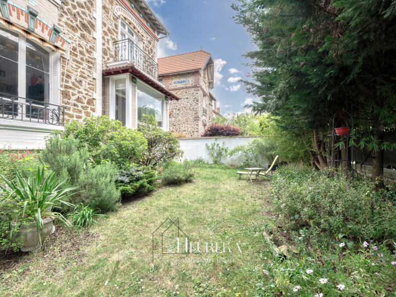 Maison - 180 m² - 7 pièces