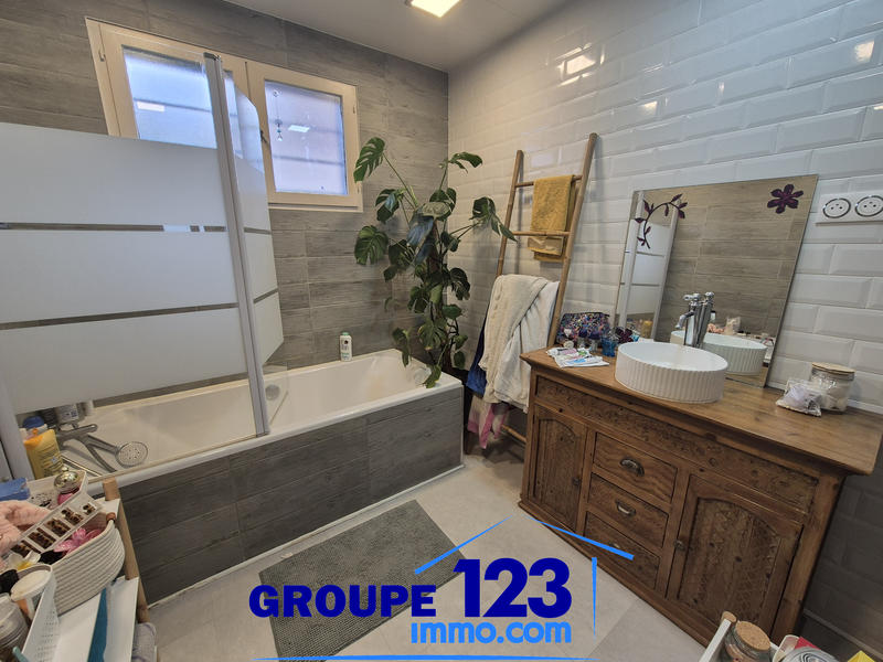 Maison - 95 m² - 4 pièces