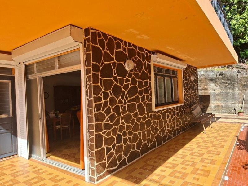 Maison - 180 m² - 8 pièces