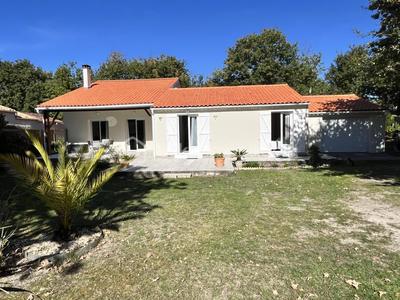 Maison traditionnelle - 142 m² - 5 pièces