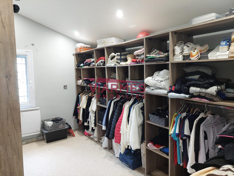 Maison - 210 m² - 8 pièces