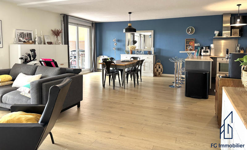 Appartement - 102 m² - 4 pièces