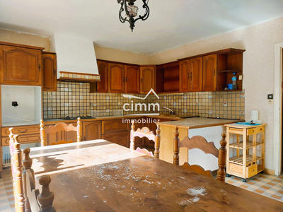 Maison traditionnelle - 186 m² - 7 pièces