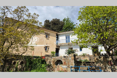 Propriété - 390 m² - 6 pièces