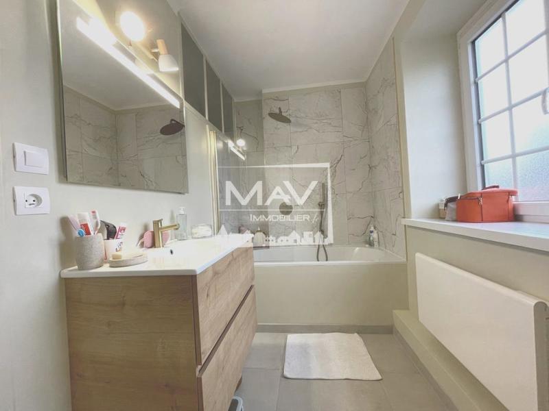 Maison - 121 m² - 5 pièces