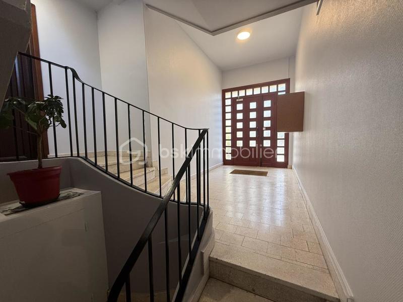 Appartement - 85 m² - 4 pièces