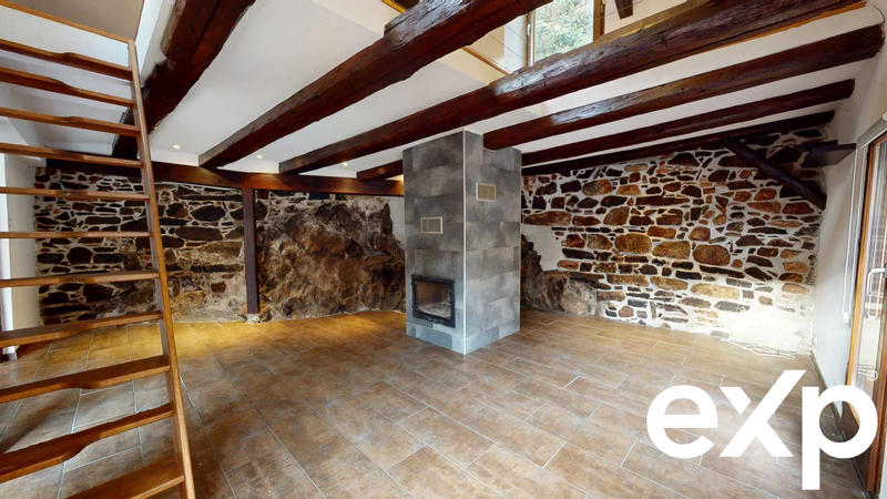 Maison traditionnelle - 258 m² - 7 pièces