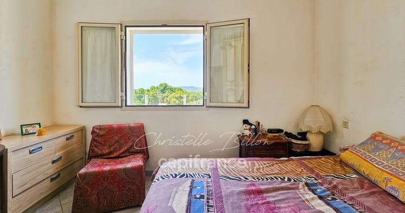 Villa - 246 m² - 10 pièces