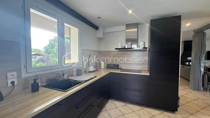 Maison traditionnelle - 165 m² - 6 pièces