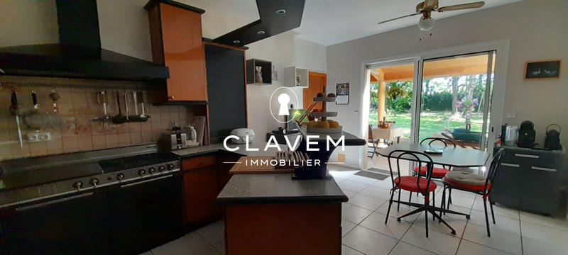 Maison contemporaine - 296 m² - 10 pièces