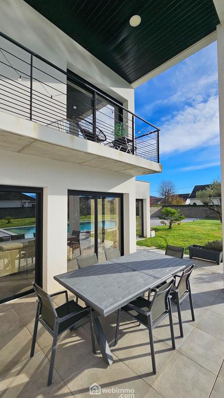 Villa - 165 m² - 8 pièces