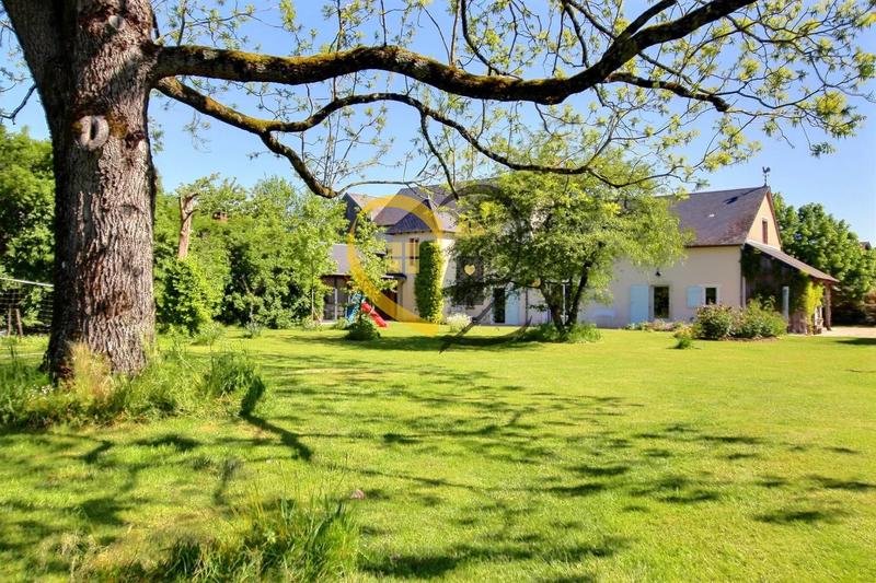 Maison - 280 m² - 5 pièces