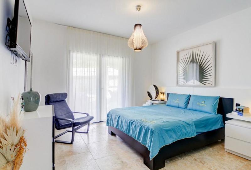 Maison - 203 m² - 8 pièces