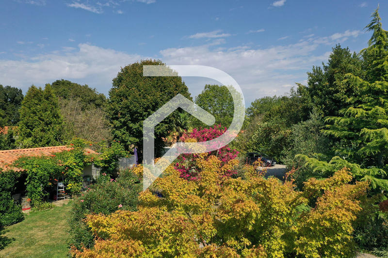 Maison - 229 m² - 7 pièces