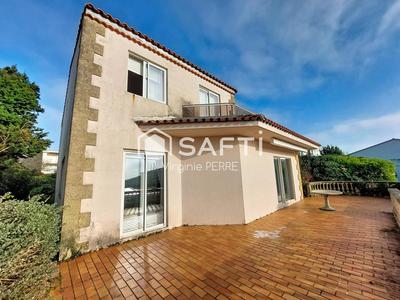 Villa - 223 m² - 7 pièces