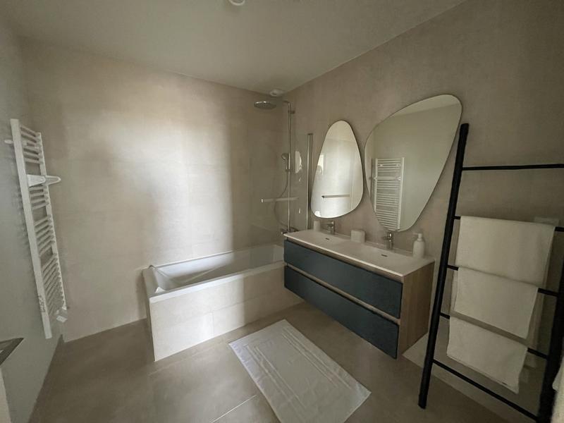 Appartement - 99 m² - 4 pièces