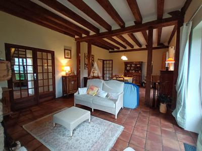 Maison - 250 m² - 6 pièces