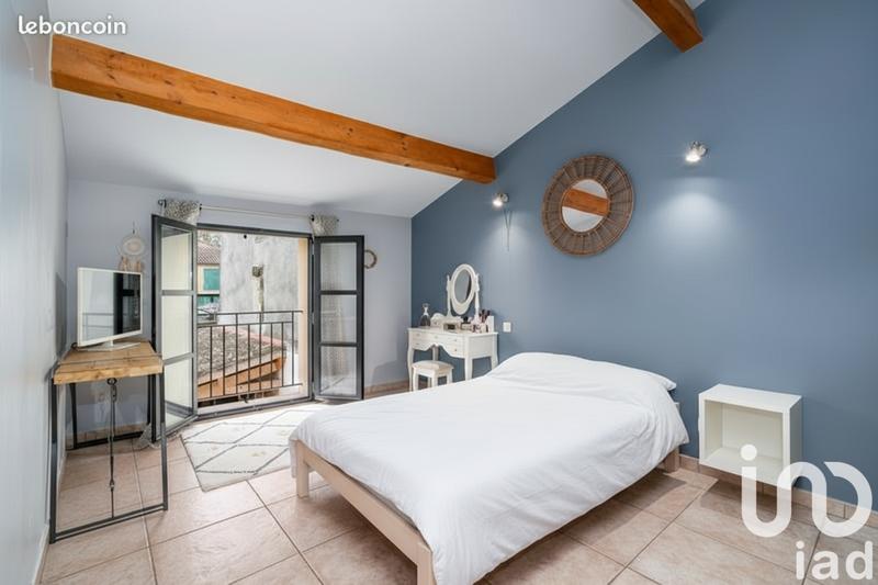 Maison - 222 m² - 7 pièces