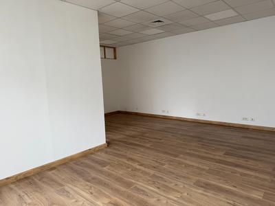Bureau - 60 m² - 4 pièces
